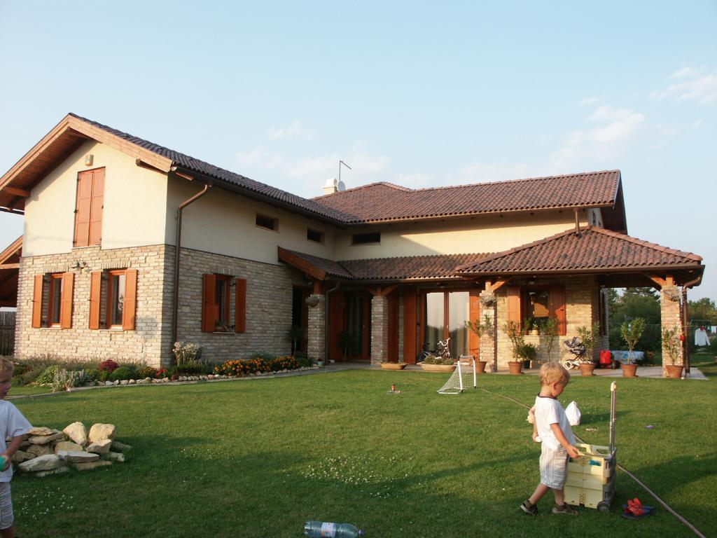 Kujbus Marianna - Rókahegyi családi ház