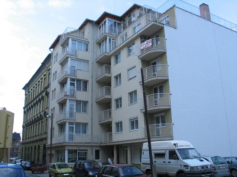 Révi Zsolt - Belvárosi foghíjbeépítések 2