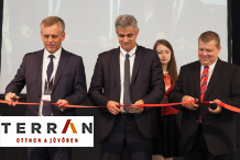 Terrán - Legördültek az első cserepek a Terrán legújabb, romániai gyártósoráról